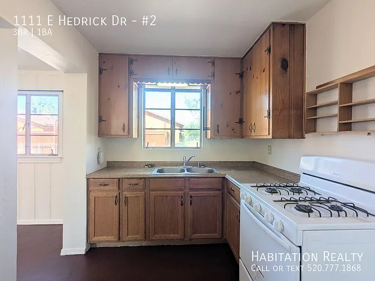 1111 E Hedrick Dr #2 — Photo 1