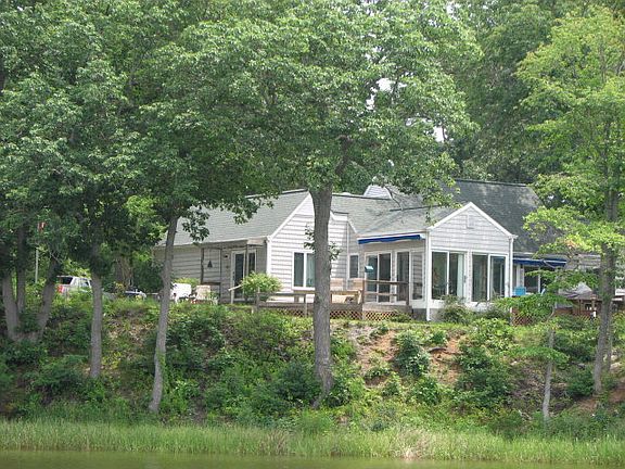 2nd image of 297 Porpoise Point Ln
