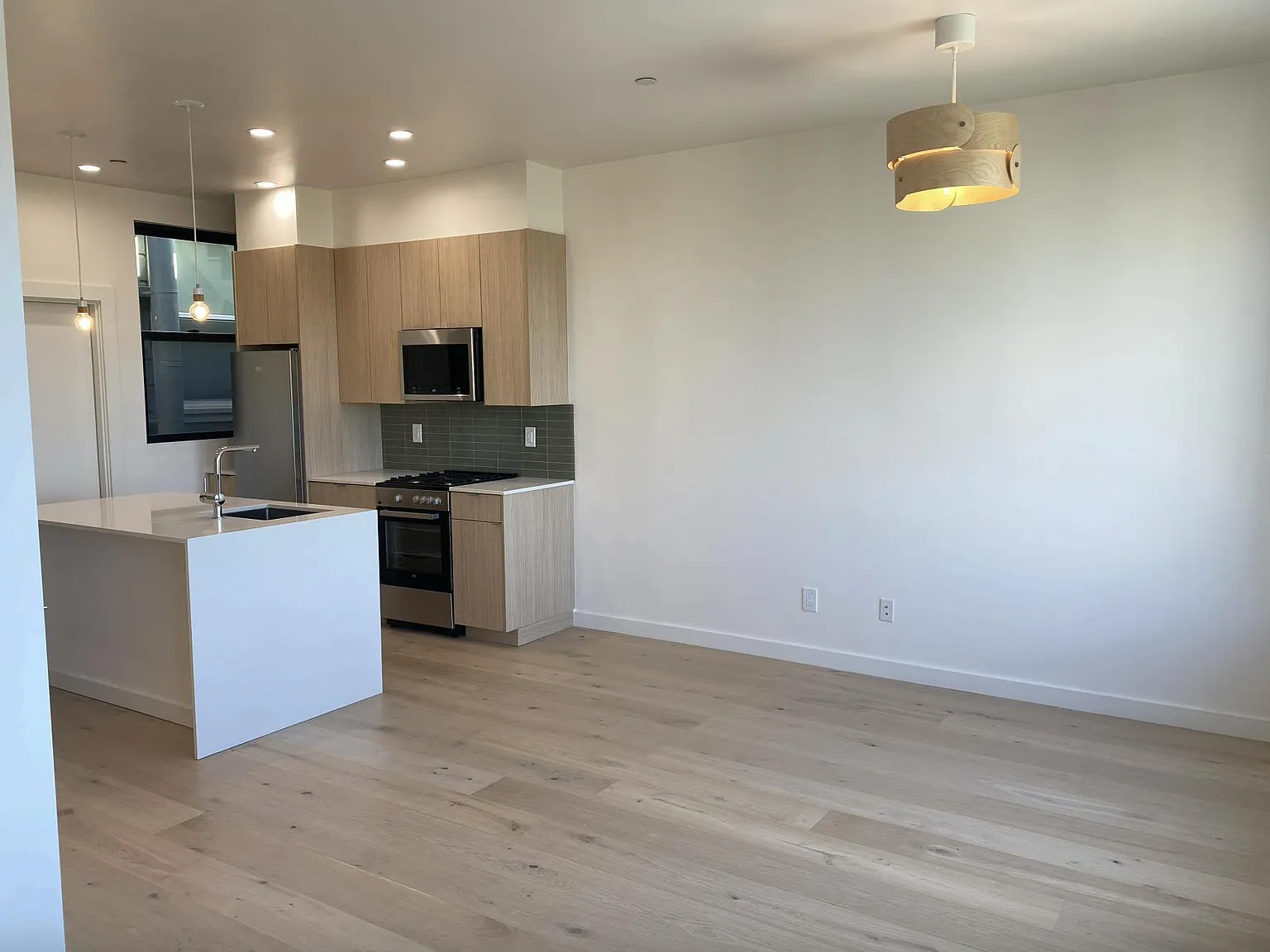 Studio, $3,995 — Photo 2