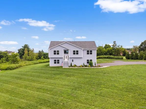 21 Meadow View Drive, Marlboro, NY 12542