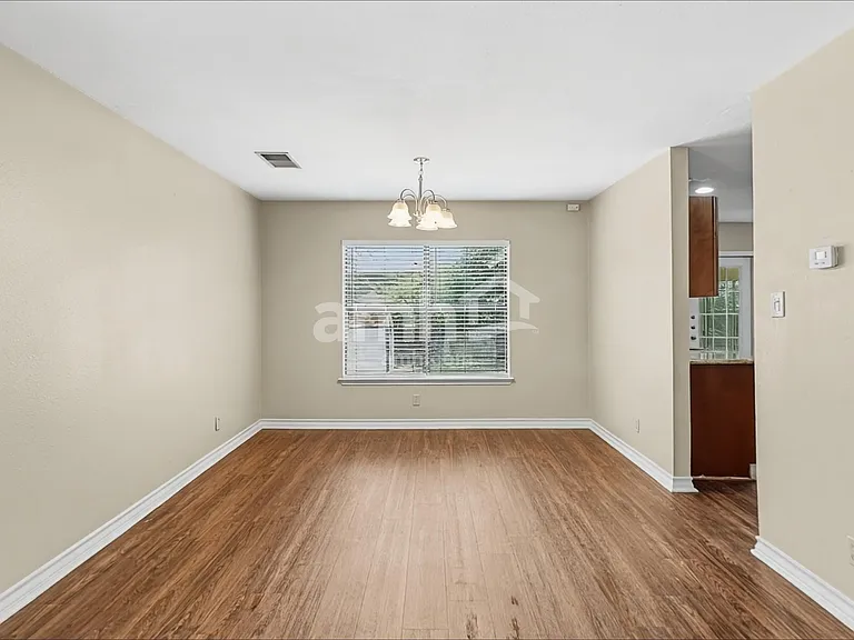 8010 Manderly Pl — Photo 5