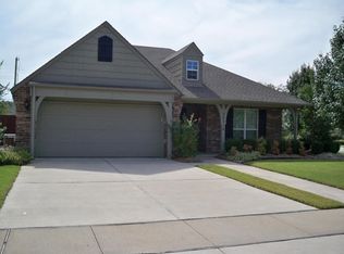 20214 E 50th St S, Broken Arrow, OK 74014