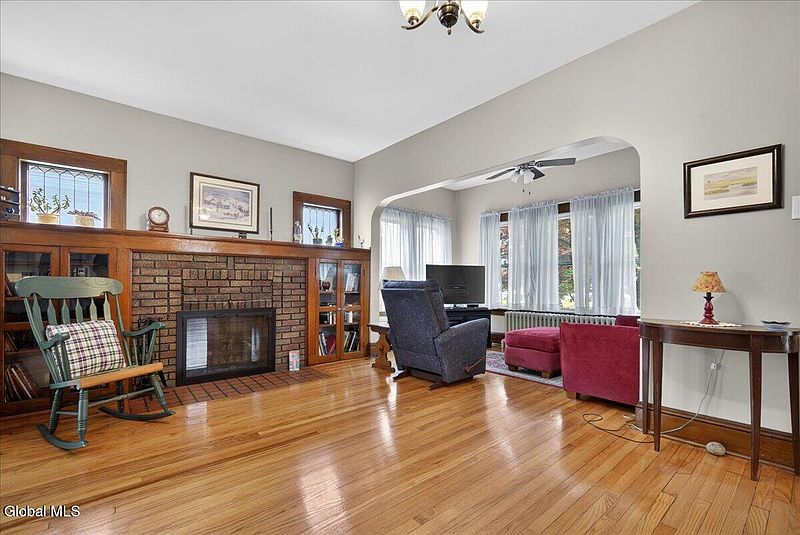 5th image of 51 Cardinal Avenue