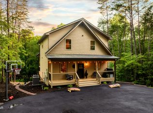 663 Lloyd Huskey Rd, Pigeon Forge, TN 37863