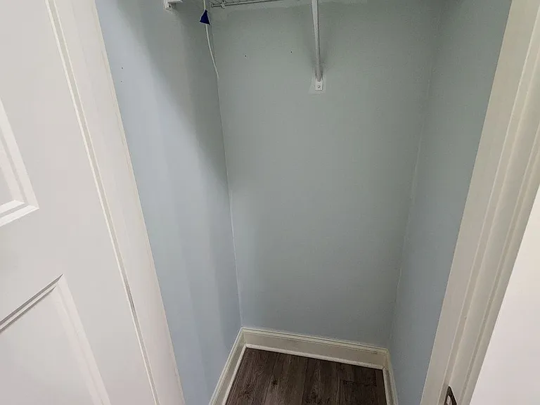 4021 Blackstone Dr #200 — Photo 31