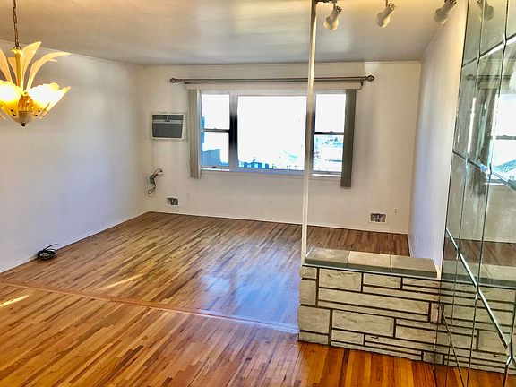2nd image of 299 Bedford Ave #1