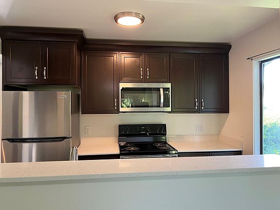 5th image of 5705 Grove St #4
