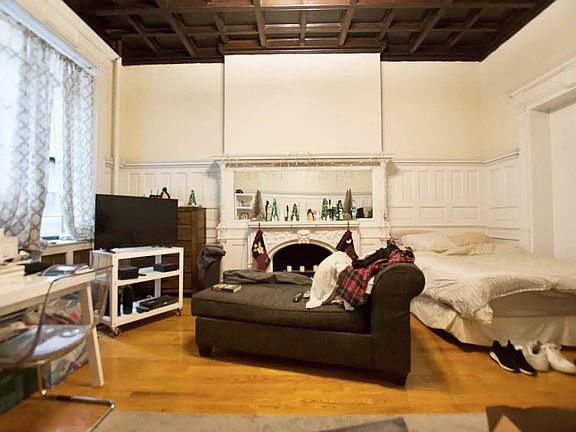 2nd image of 42 W 73rd St APT 1R