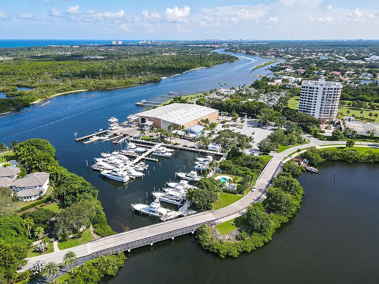 3322 Casseekey Island Rd #302 — Photo 43