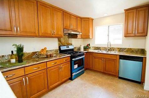 5th image of 214 Hillcrest Dr
