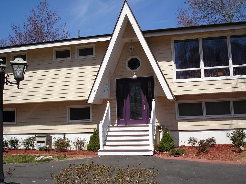 10 Valerie Street, Waterford CT 06385