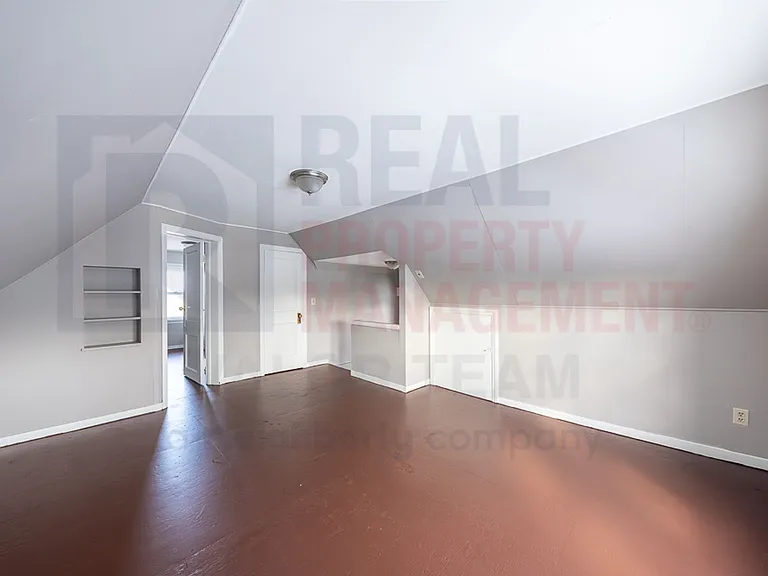 8107 Goodman Ave — Photo 4