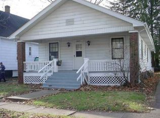 2017 Springfield Rd, East Peoria, IL 61611