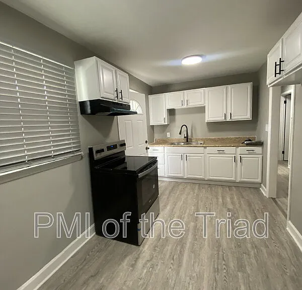 1505 Julian St — Photo 4