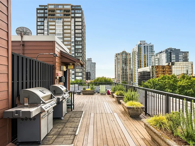 425 Vine St #420 — Photo 25