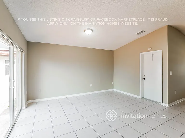 14305 SW 164th Ter — Photo 8