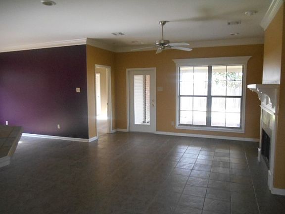 4th image of 207 Harvest Pointe Cir