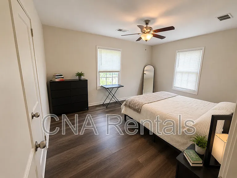 1922 Clearwater Dr SE — Photo 8