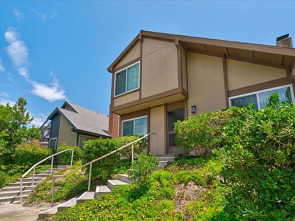 2nd image of 10661 Esmeraldas Dr
