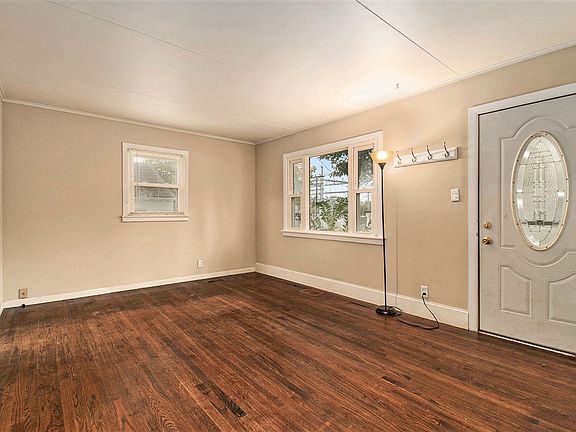 5th image of 731 Marine Ave
