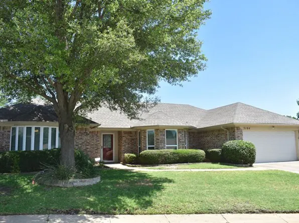 3104 Green Country Ct, Bedford, TX 76021