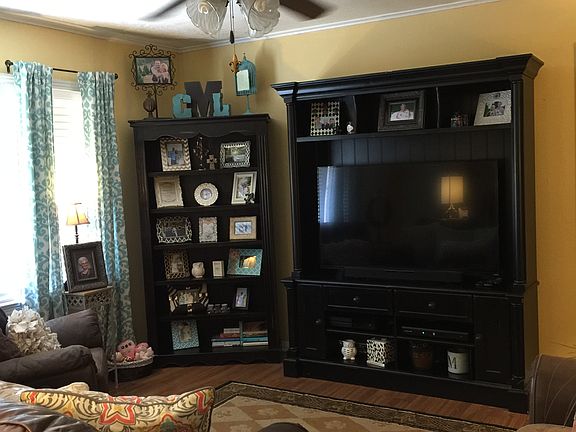 4th image of 230 Pecanview Dr