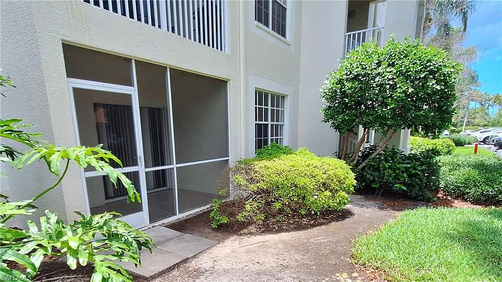 2 bed, 2.0 bath, 913 sqft, $2,250 — Photo 2