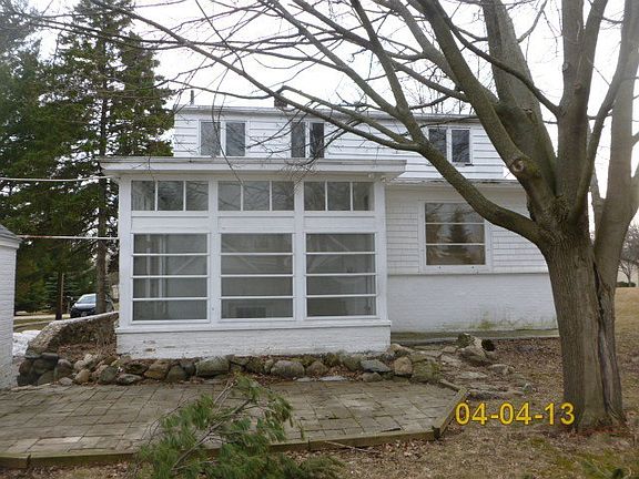 2nd image of 10116 W Ford Ave