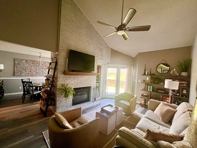 308 N Lindell Rd #D — Photo 11