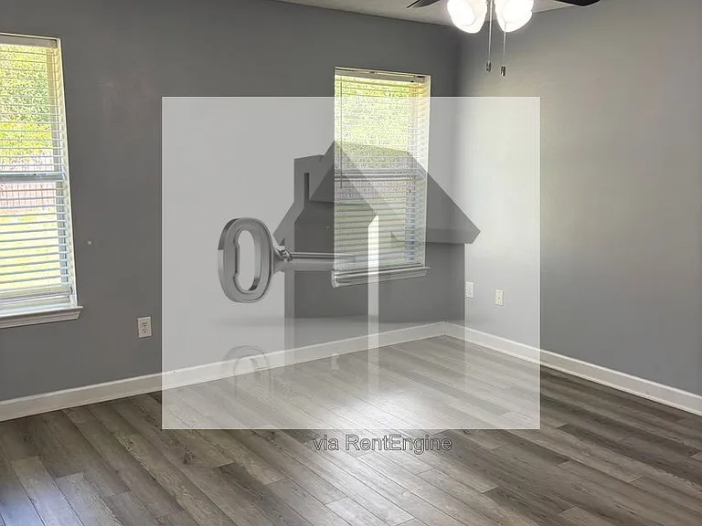 1068 Joaquin Rd — Photo 12
