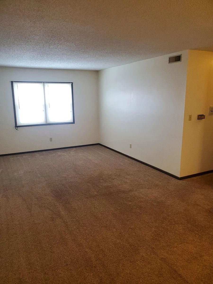 Building Photo - 1122 Hancock Dr #10