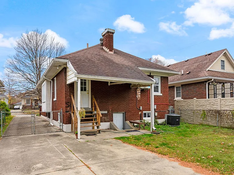 1309 Lydia St — Photo 7