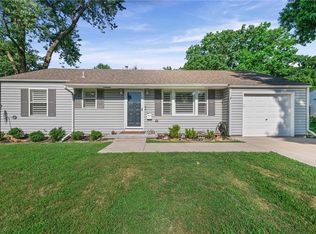 5520 Barton Ln, Shawnee, KS 66203