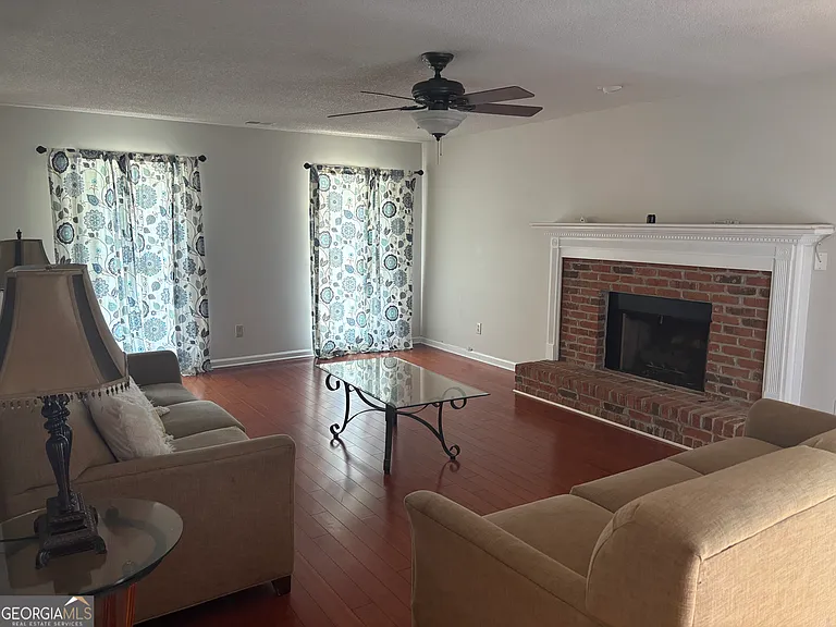 4961 Brownwood Dr — Photo 4