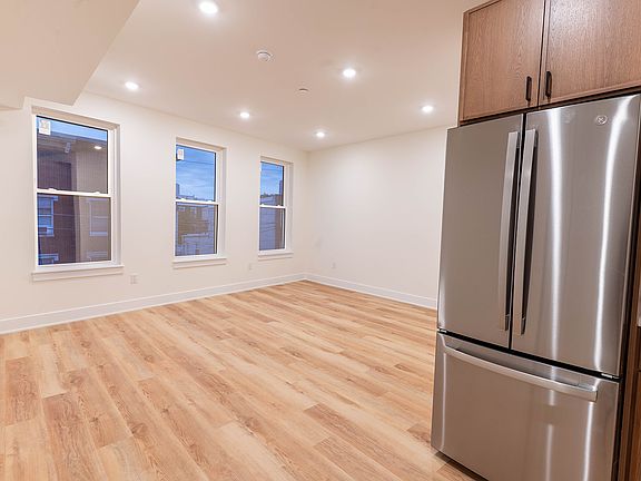 3rd image of 915 S 12th St #9