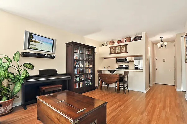 Rented by Corcoran | media 9