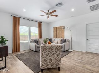 1044 S Chatfield Ave, Vail, AZ 85641