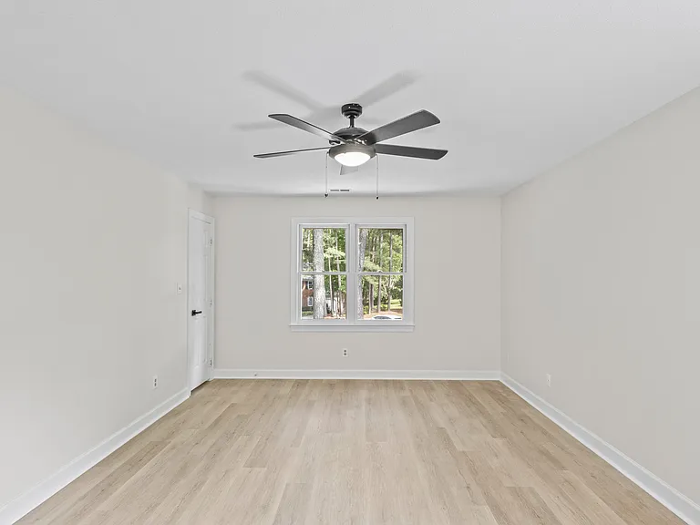 623 Elmwood Ct — Photo 26