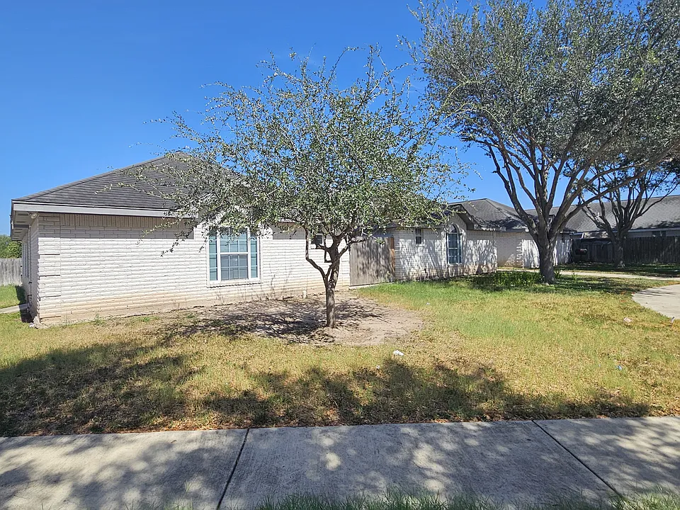709 La Mancha Dr #2