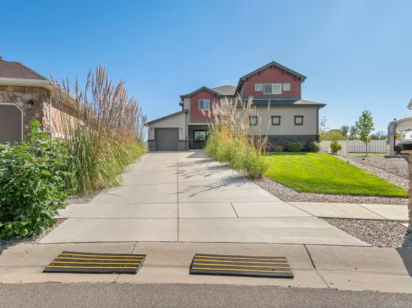 128 Chapel Hill Cir, Brighton, CO 80601