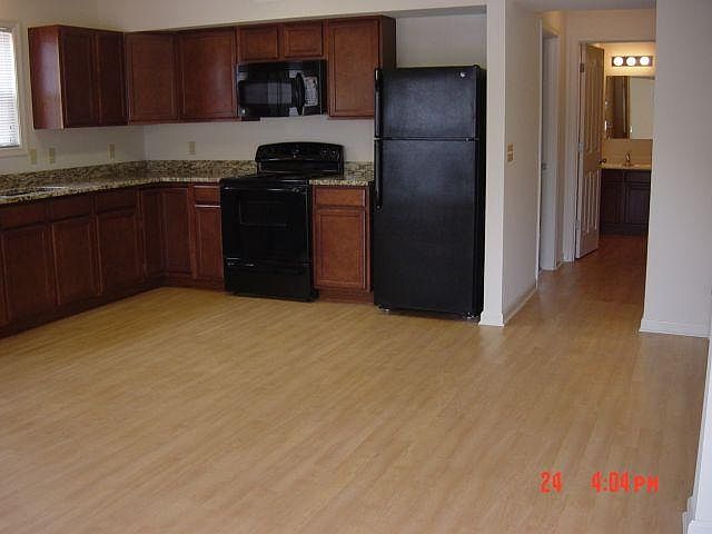 2nd image of 107 Willowtree Ln