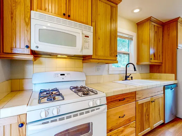 871 Dowdell Ln, Saint Helena, CA 94574