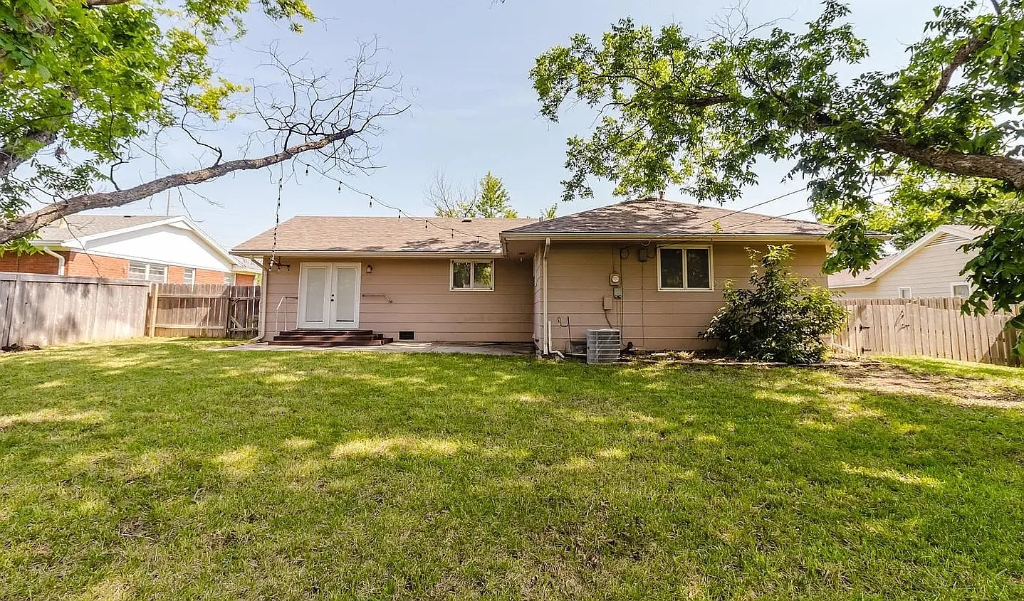 3 bed, 1692 sqft, $2,000 — Photo 3