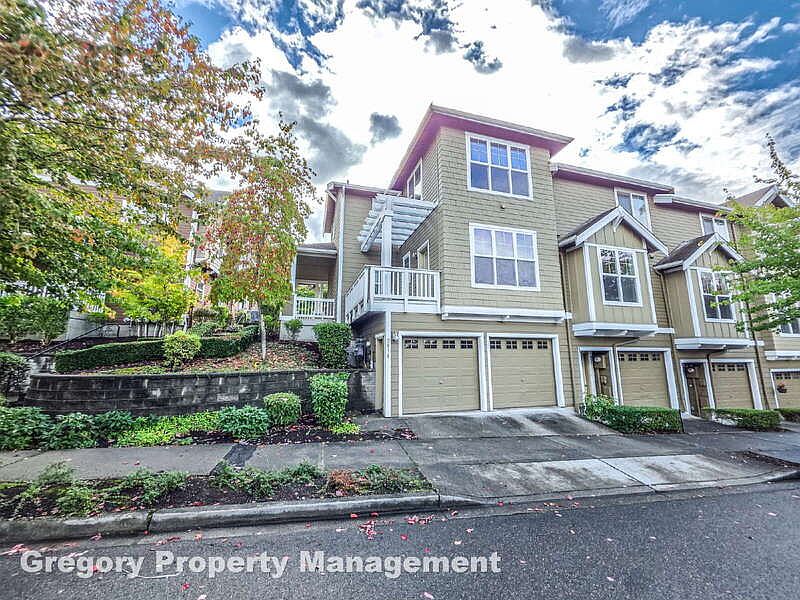 1st image of 2018 17th Ave NE