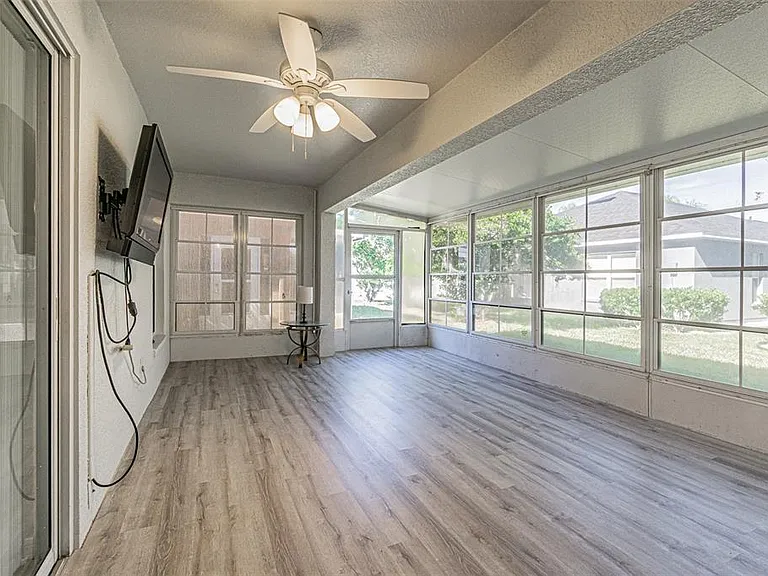 9608 Rolling Cir — Photo 20