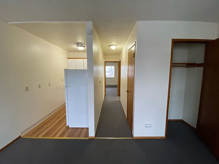 8055 Jewel Lake Rd — Photo 2