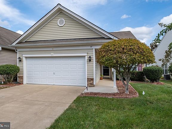 3rd image of 97 Smithfield Way