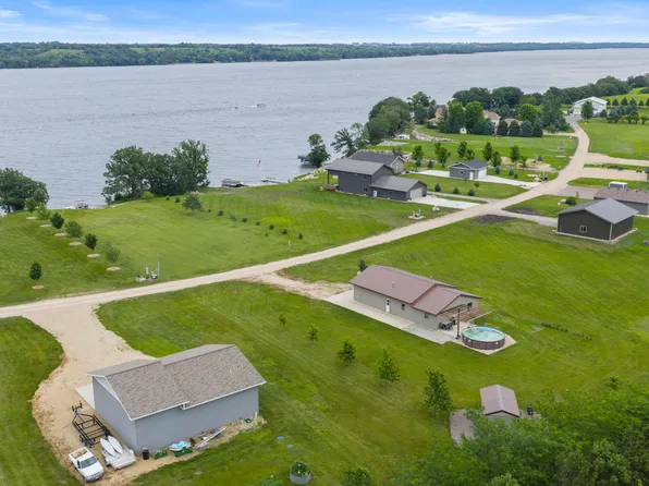 48057 Oak Bay Dr, Sisseton, SD 57216