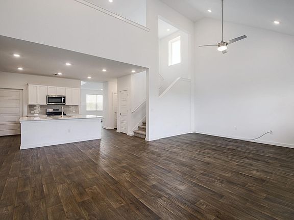 4th image of 14325 Macquarie Dr
