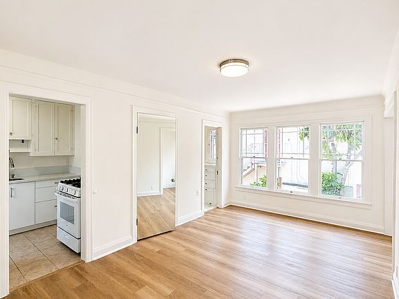 3rd image of 832 N Edinburgh Ave APT 10